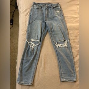 American Eagle High Rise Stretch Mom Jean Curvy